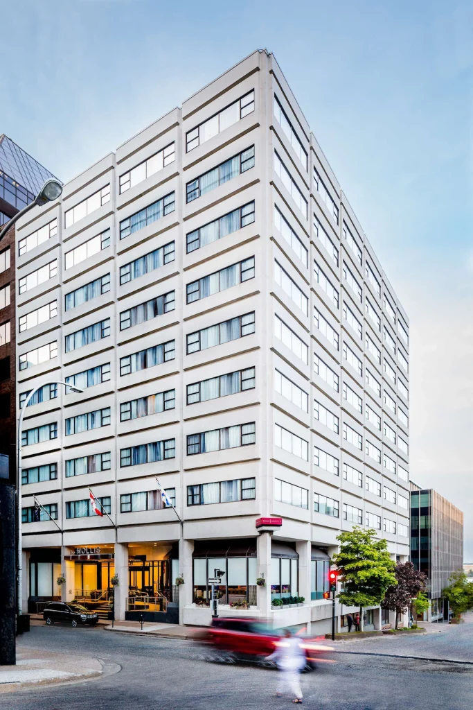 The Hollis Halifax DoubleTree Suites by Hilton w pobliżu nabrzeża